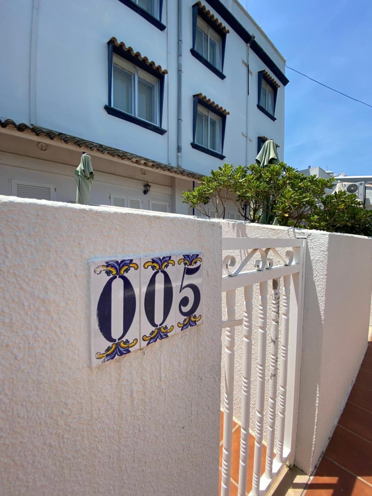 Hostal Blayet Valencia Exterior photo