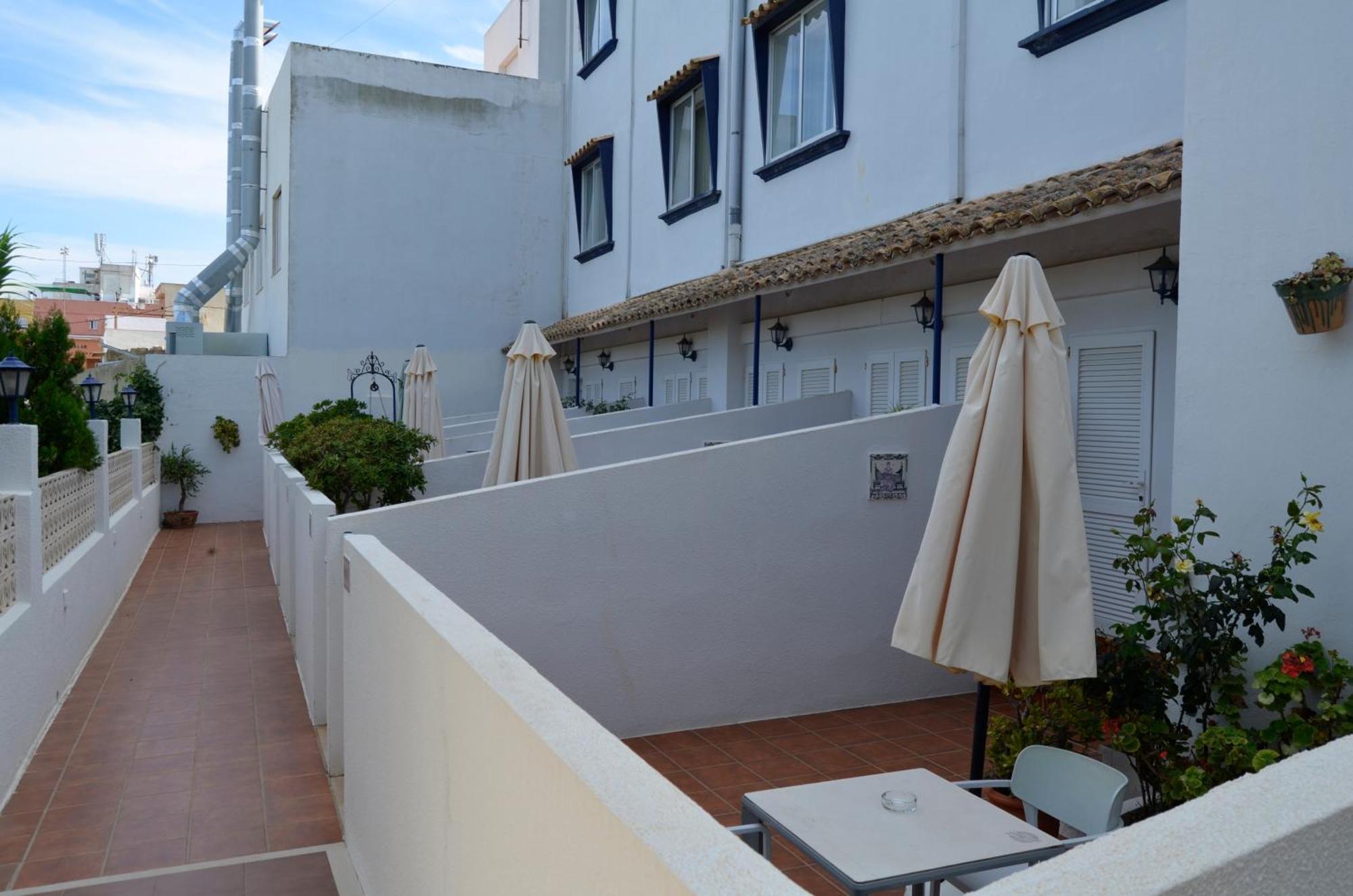 Hostal Blayet Valencia Exterior photo